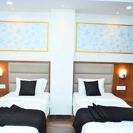 Hotel Eyrie Nest Bangalore Exteriör bild