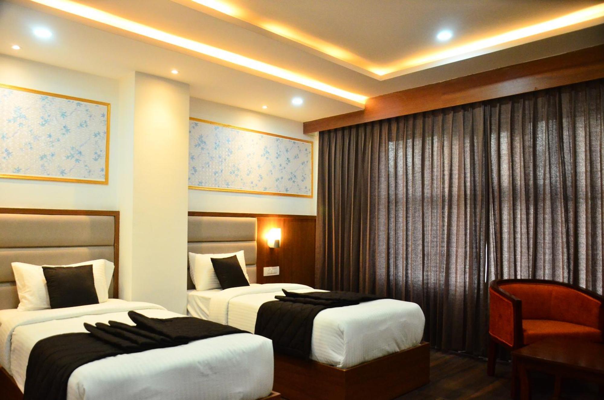 Hotel Eyrie Nest Bangalore Exteriör bild