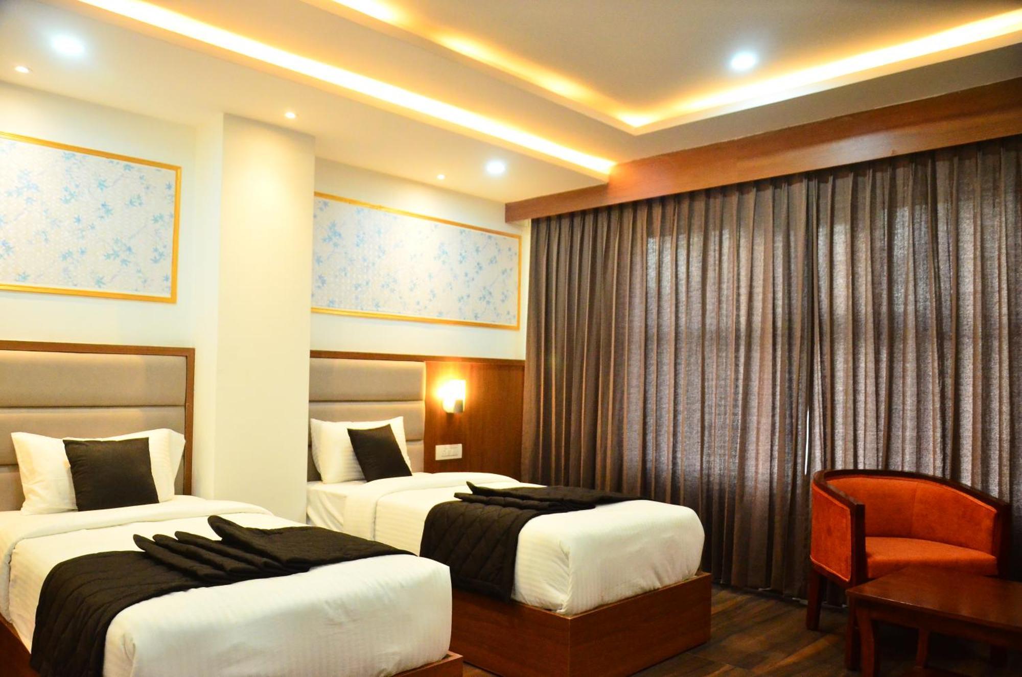 Hotel Eyrie Nest Bangalore Exteriör bild