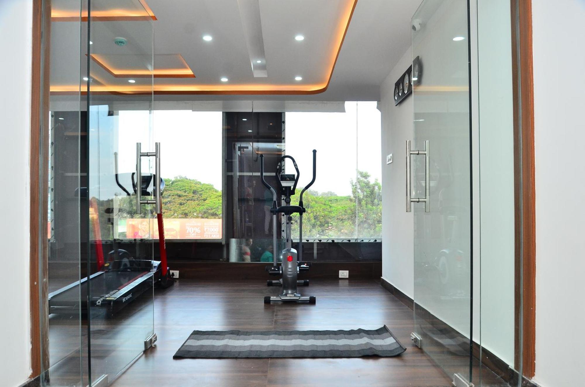 Hotel Eyrie Nest Bangalore Exteriör bild
