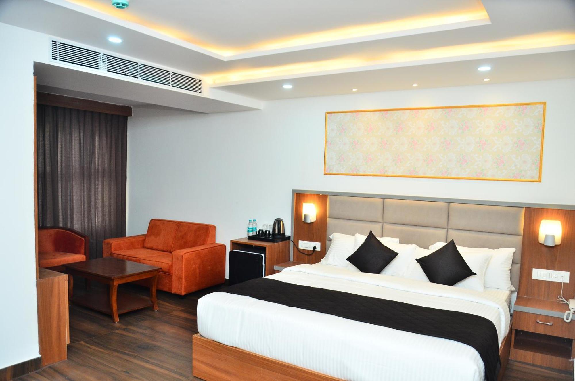 Hotel Eyrie Nest Bangalore Exteriör bild