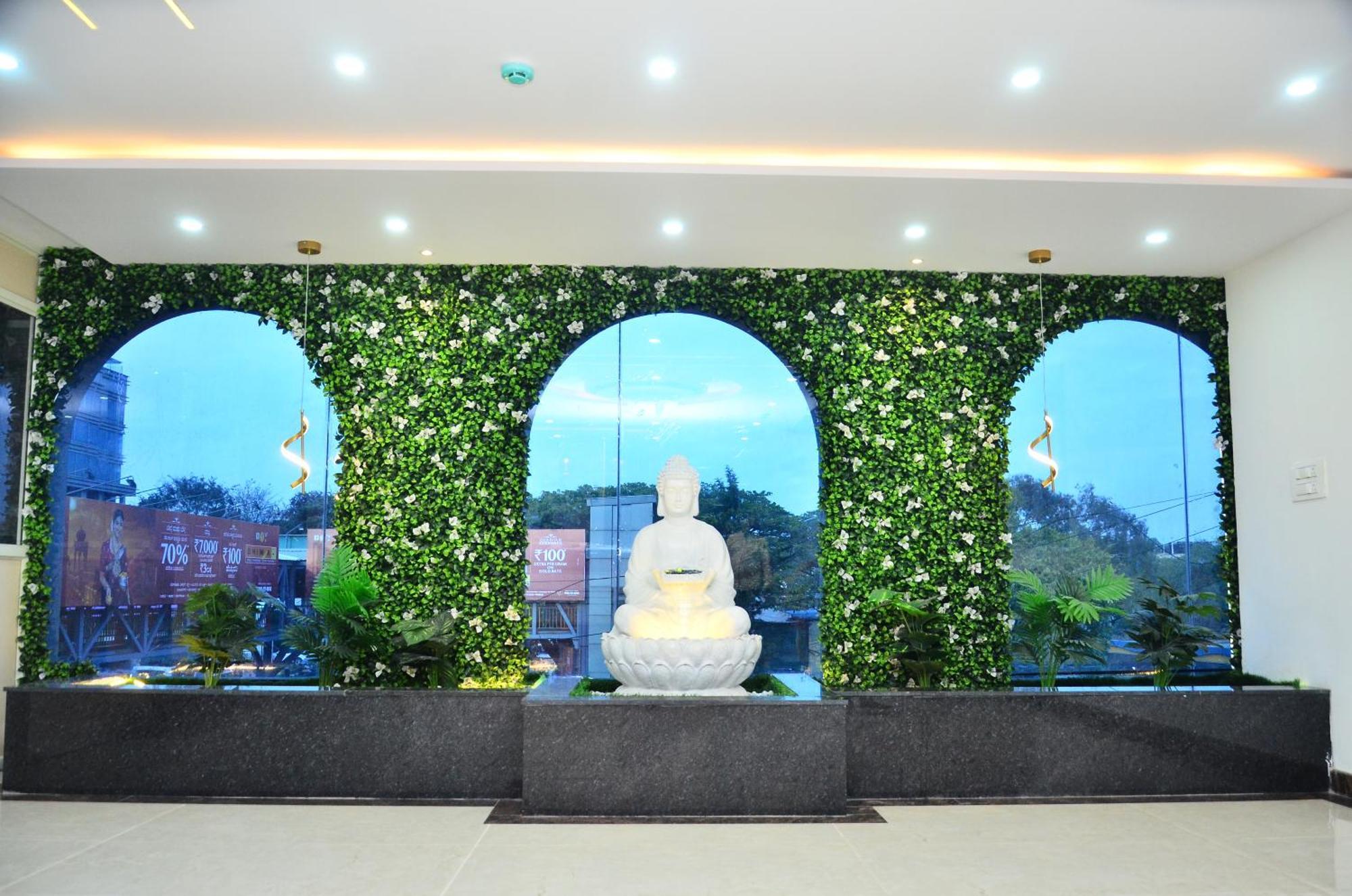 Hotel Eyrie Nest Bangalore Exteriör bild