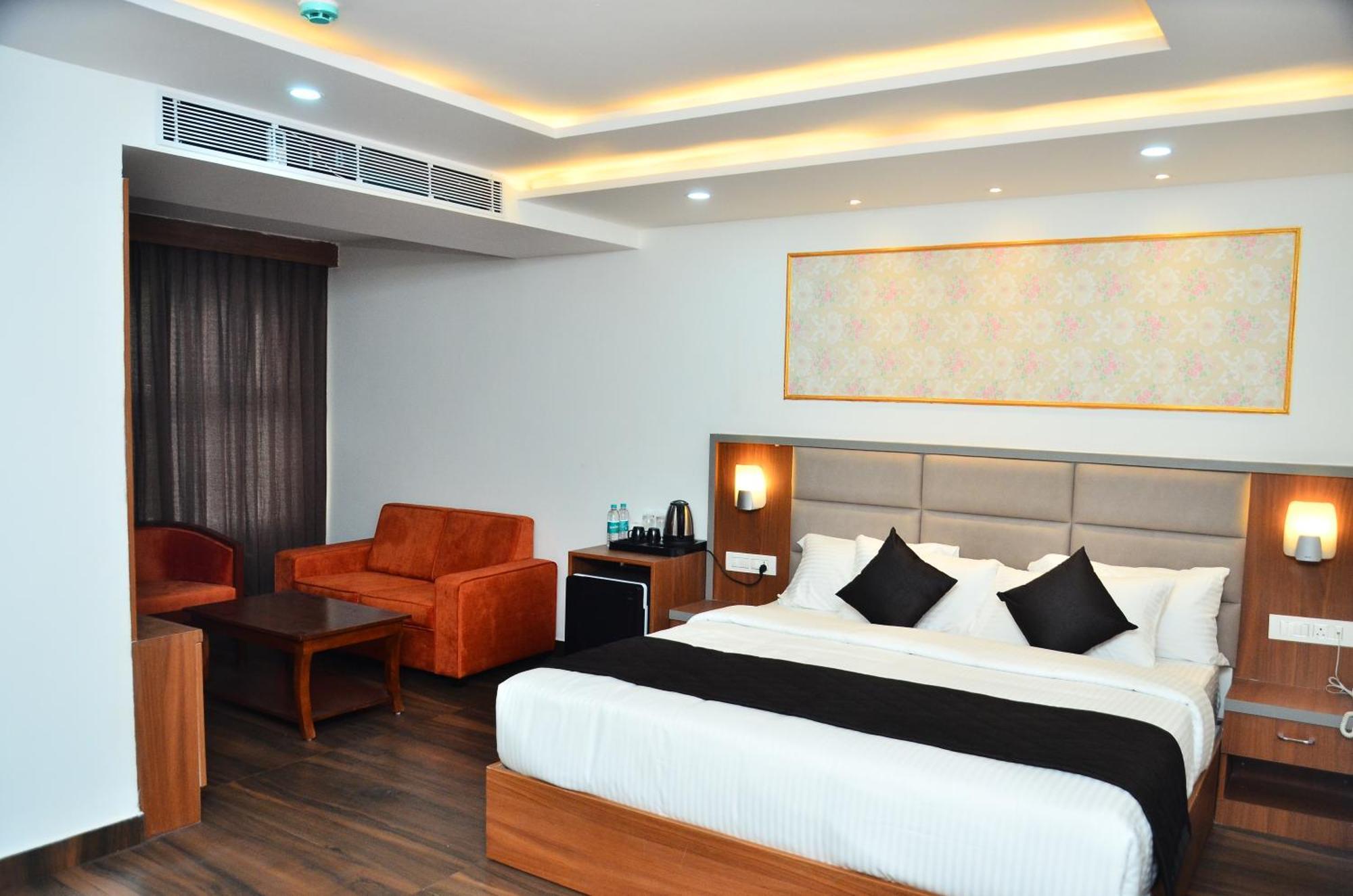 Hotel Eyrie Nest Bangalore Exteriör bild